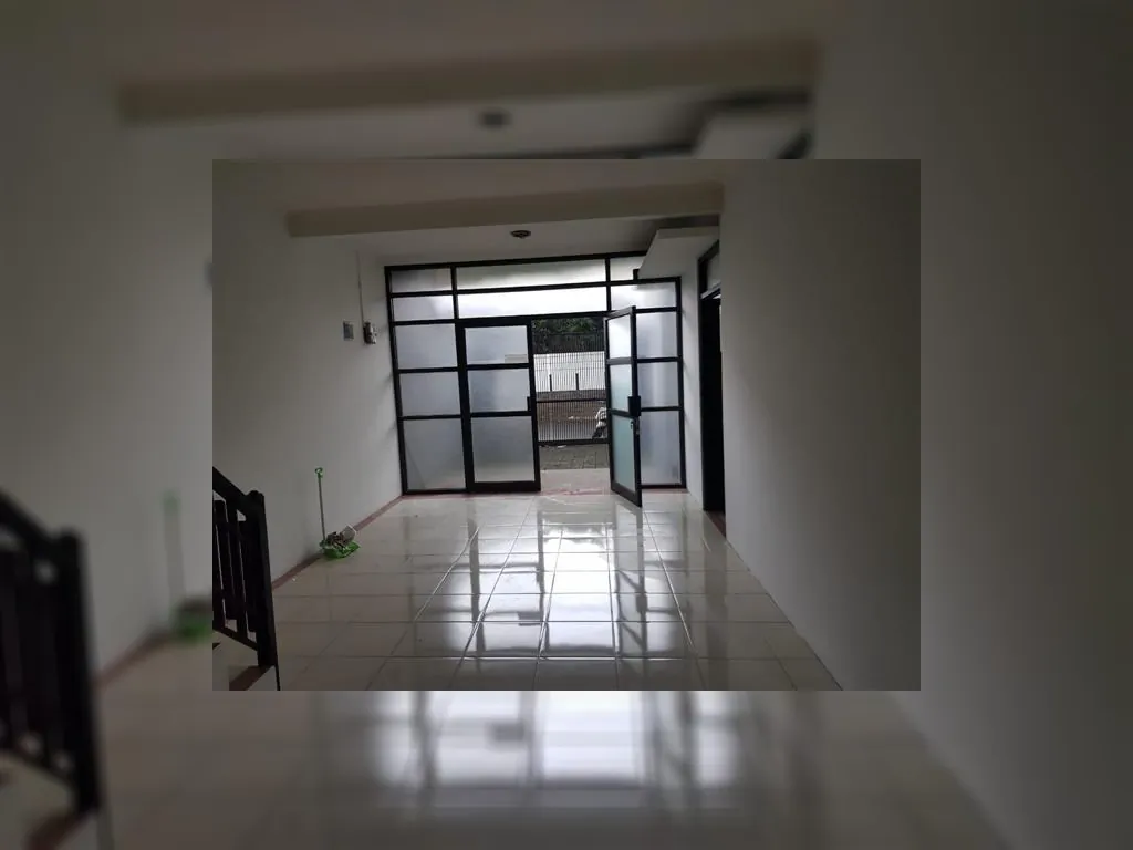 rumah strategis pinggir jalan cigadung bandung.jpg